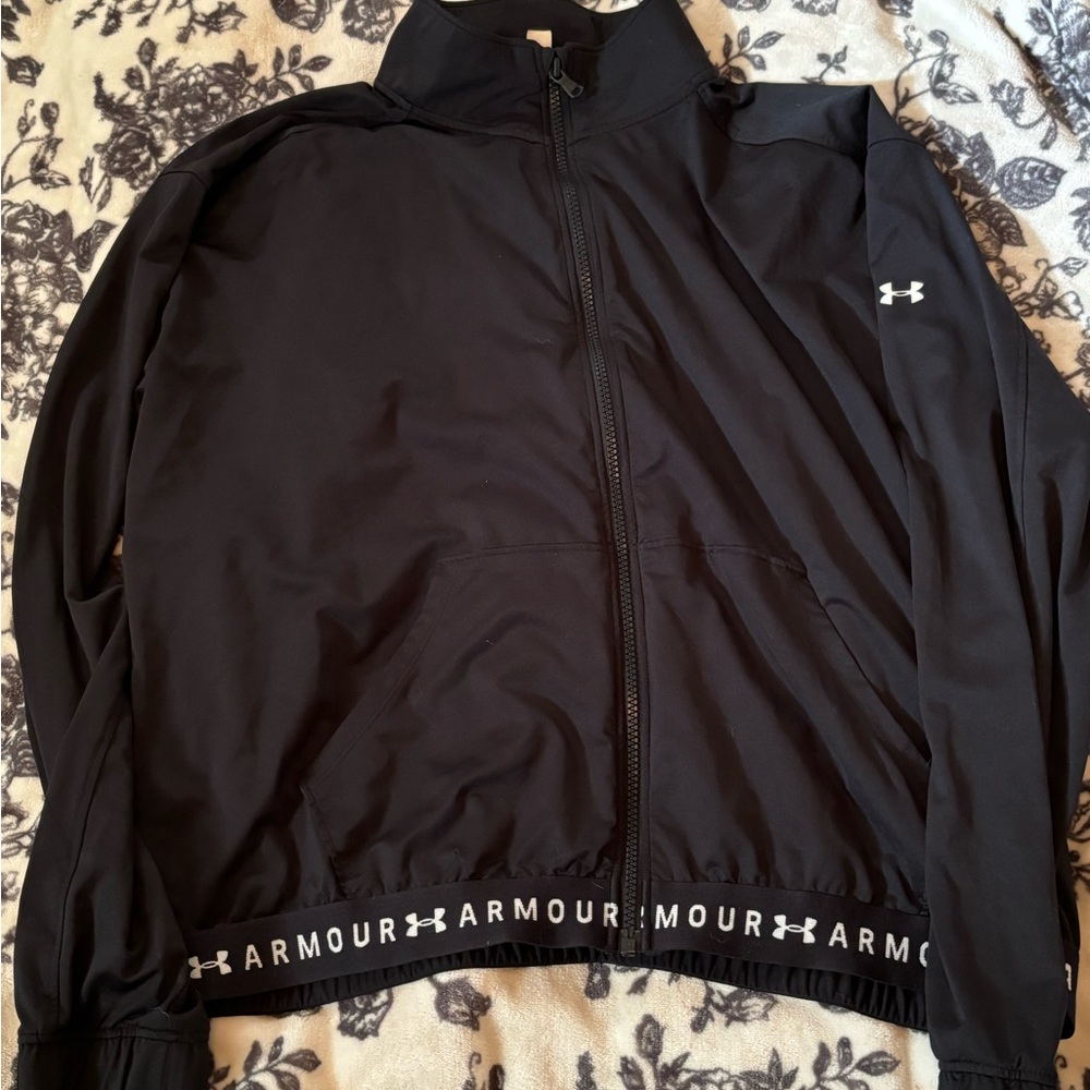 Under Armour women’s black athletic jacket size large